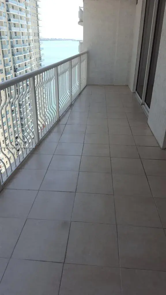 1200 Brickell Bay Dr # 2506, Miami FL 33131
