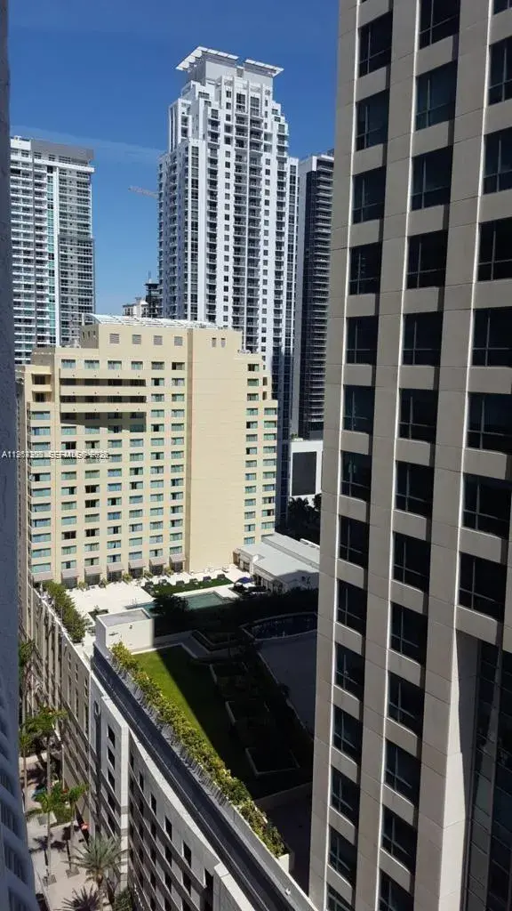 1200 Brickell Bay Dr # 2506, Miami FL 33131