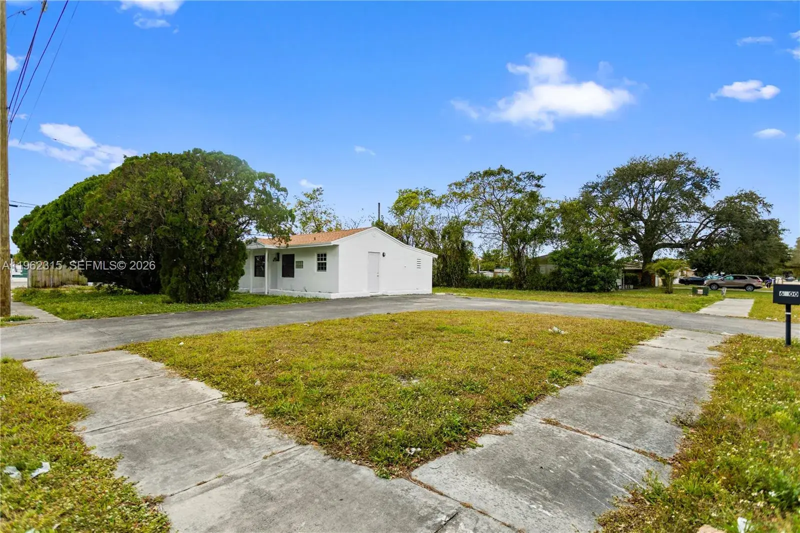 6200 Fletcher St, Hollywood FL 33023