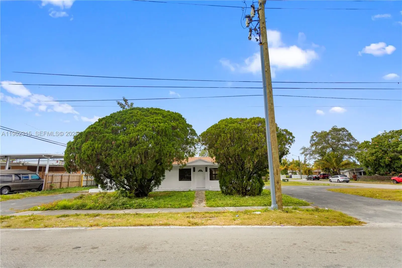 6200 Fletcher St, Hollywood FL 33023