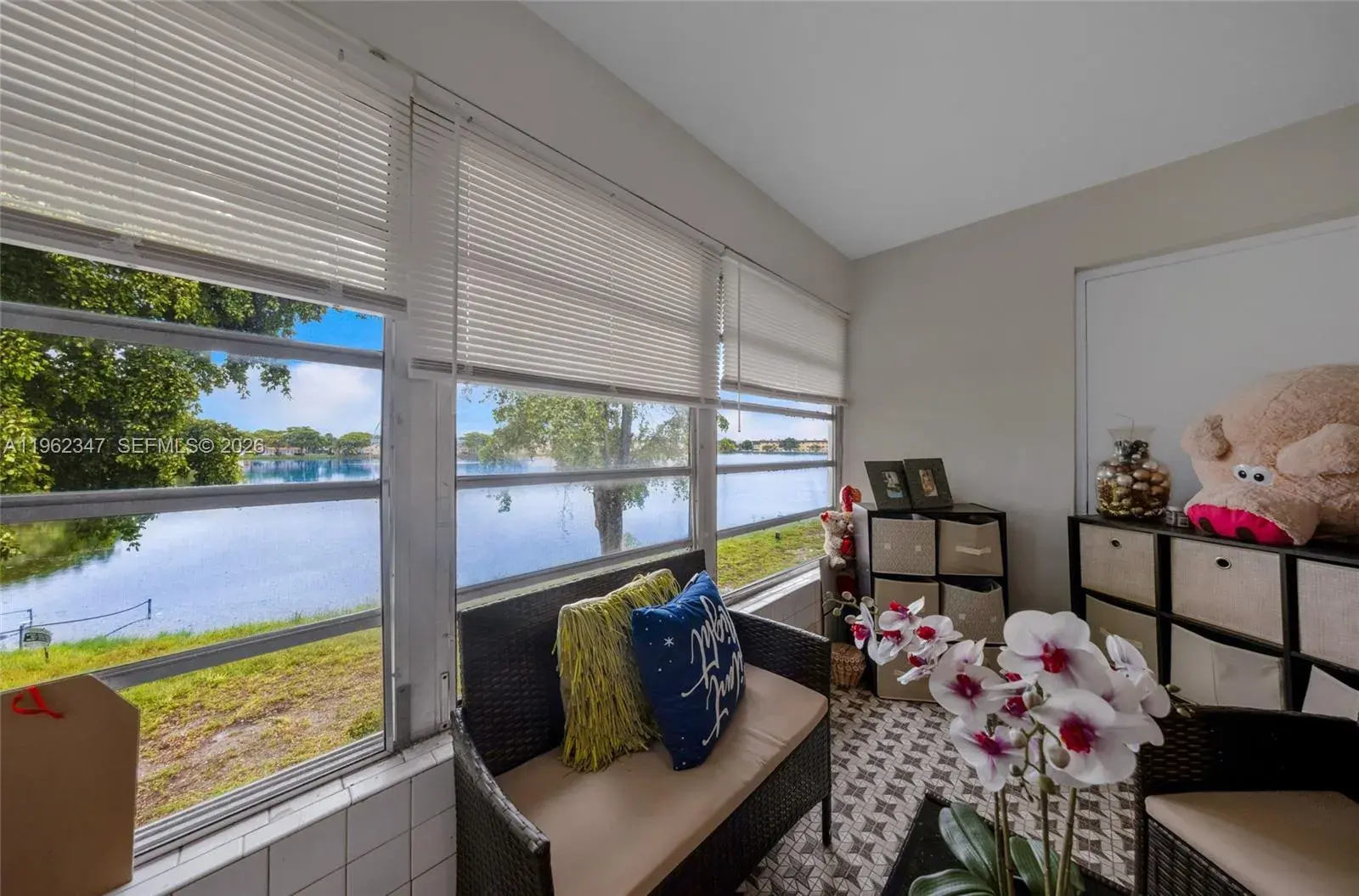 2 bedroom 2 bath Residential for sale at 19051 NE 2nd Ave # 1516, Miami FL 33179
