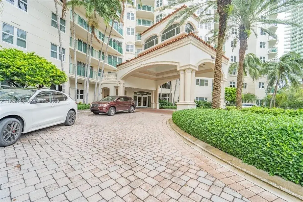 2 bedroom 2 bath Residential for sale at 20000 E Country Club Dr # 409, Aventura FL 33180