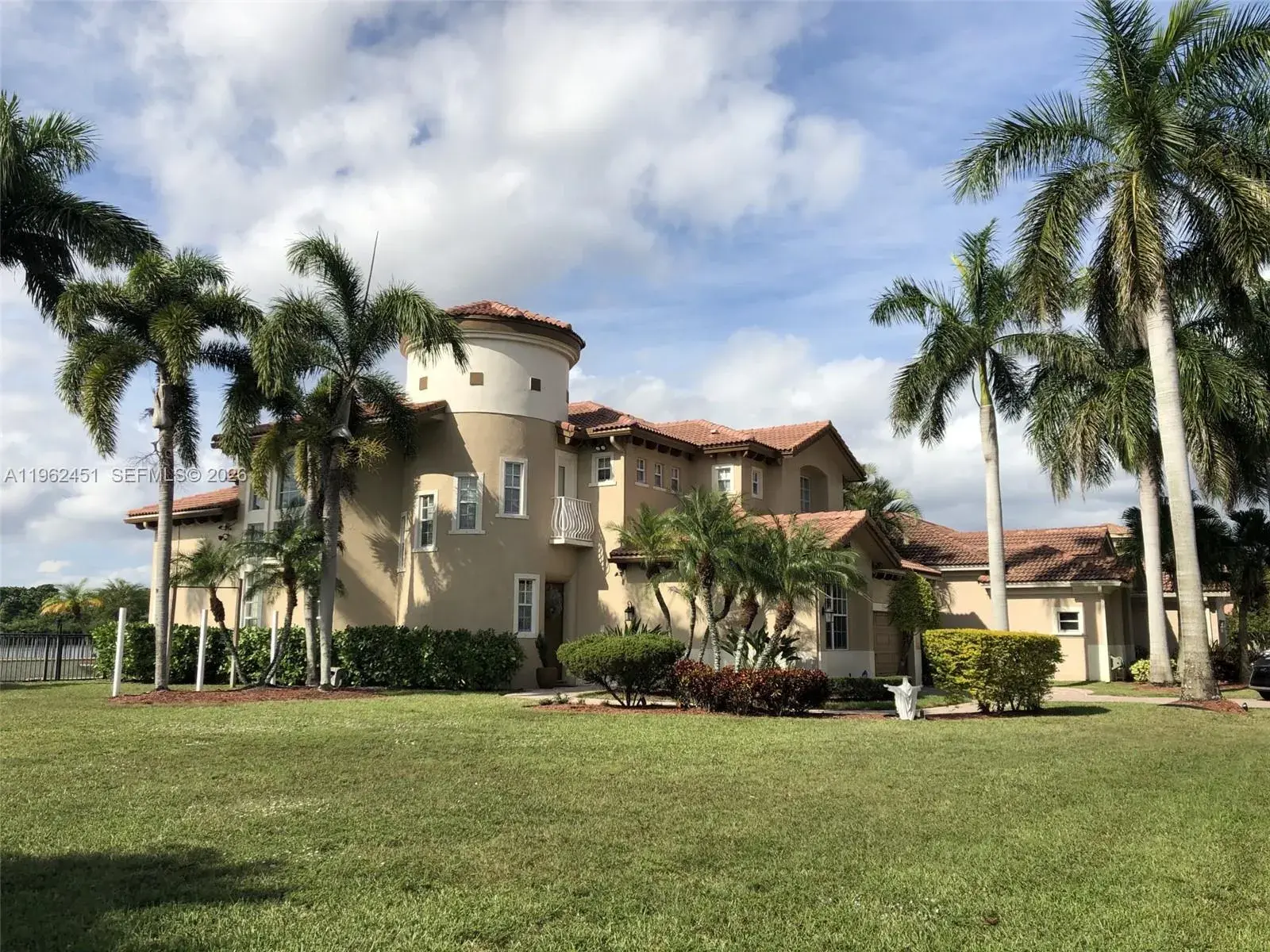 5 bedroom 4 bath Residential Lease for rent at 4800 NW 124th Way, Coral Springs FL 33076