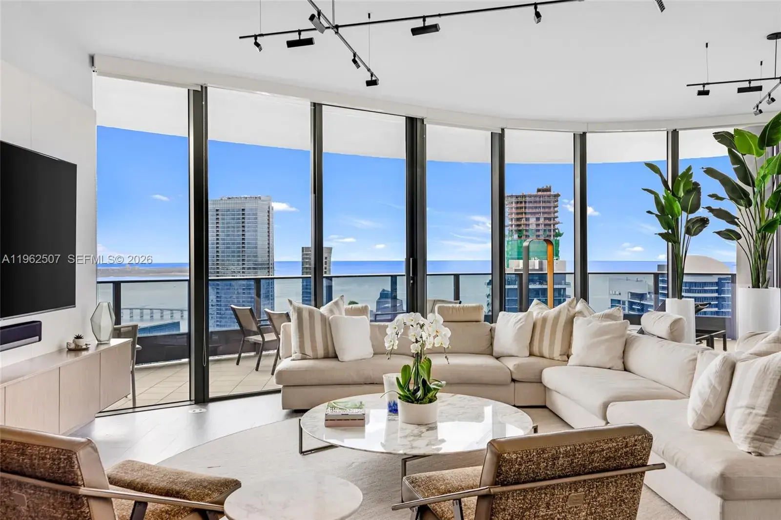 3 bedroom 3 bath Residential for sale at 1000 Brickell Plz, Miami FL 33131