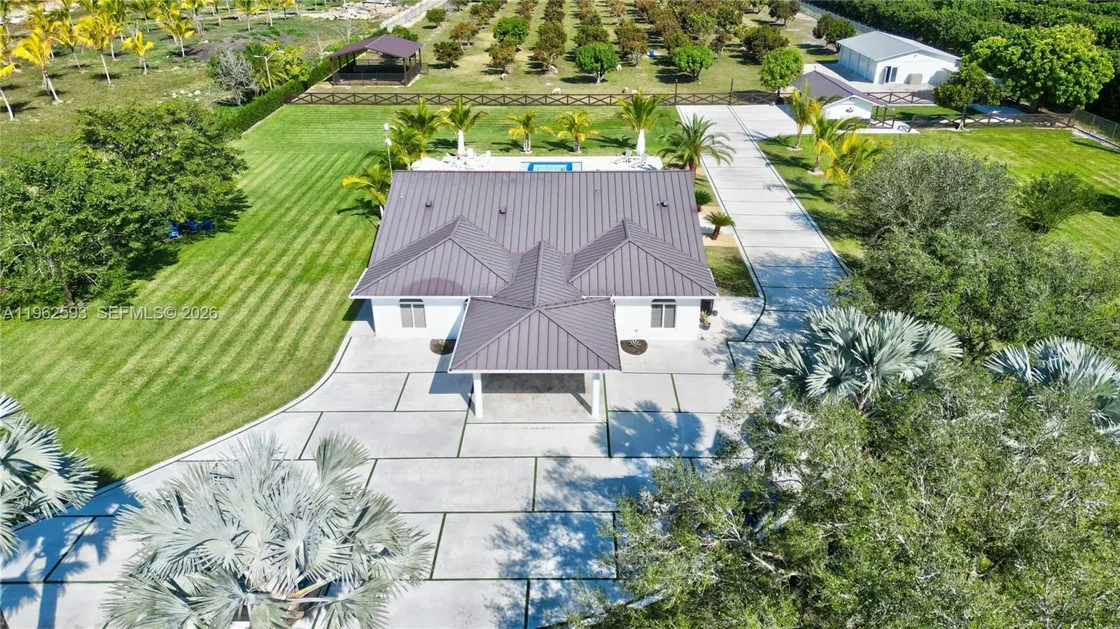 5 bedroom 4 bath Residential for sale at 20407 SW 226th St, Miami FL 33170