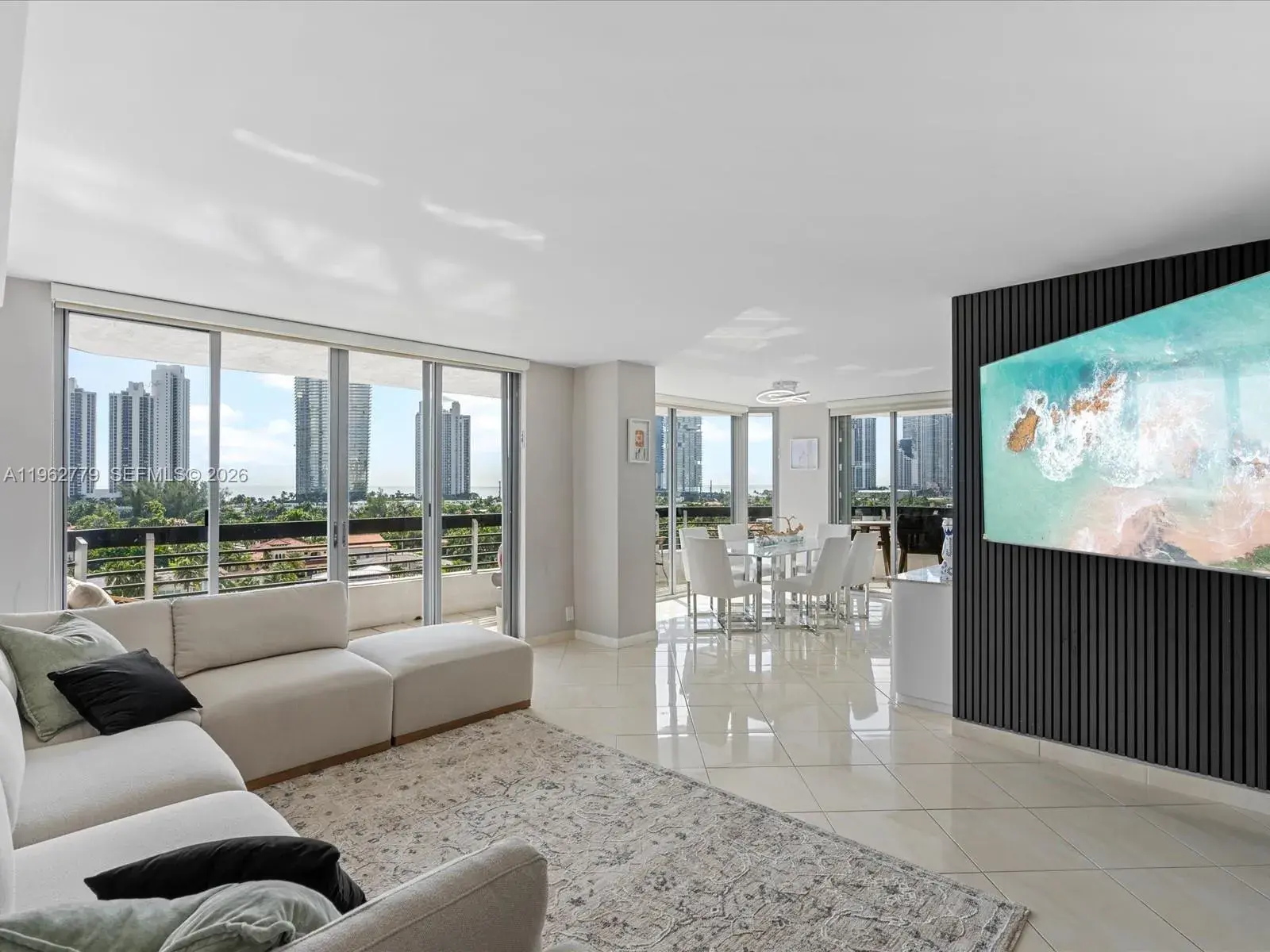 2 bedroom 2 bath Residential for sale at 19195 NE 36th Ct # 1010, Aventura FL 33180