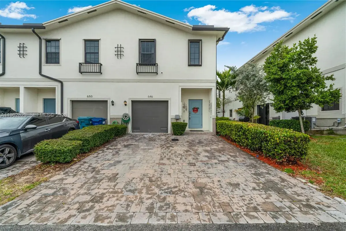 646 SW 12th St, Florida City FL 33034