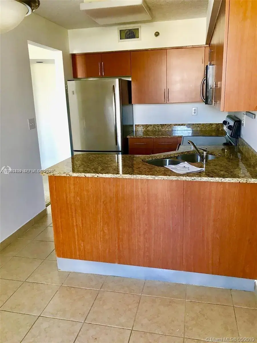 1 bedroom 1 bath Residential Lease for rent at 3300 NE 192nd St # 510, Aventura FL 33180