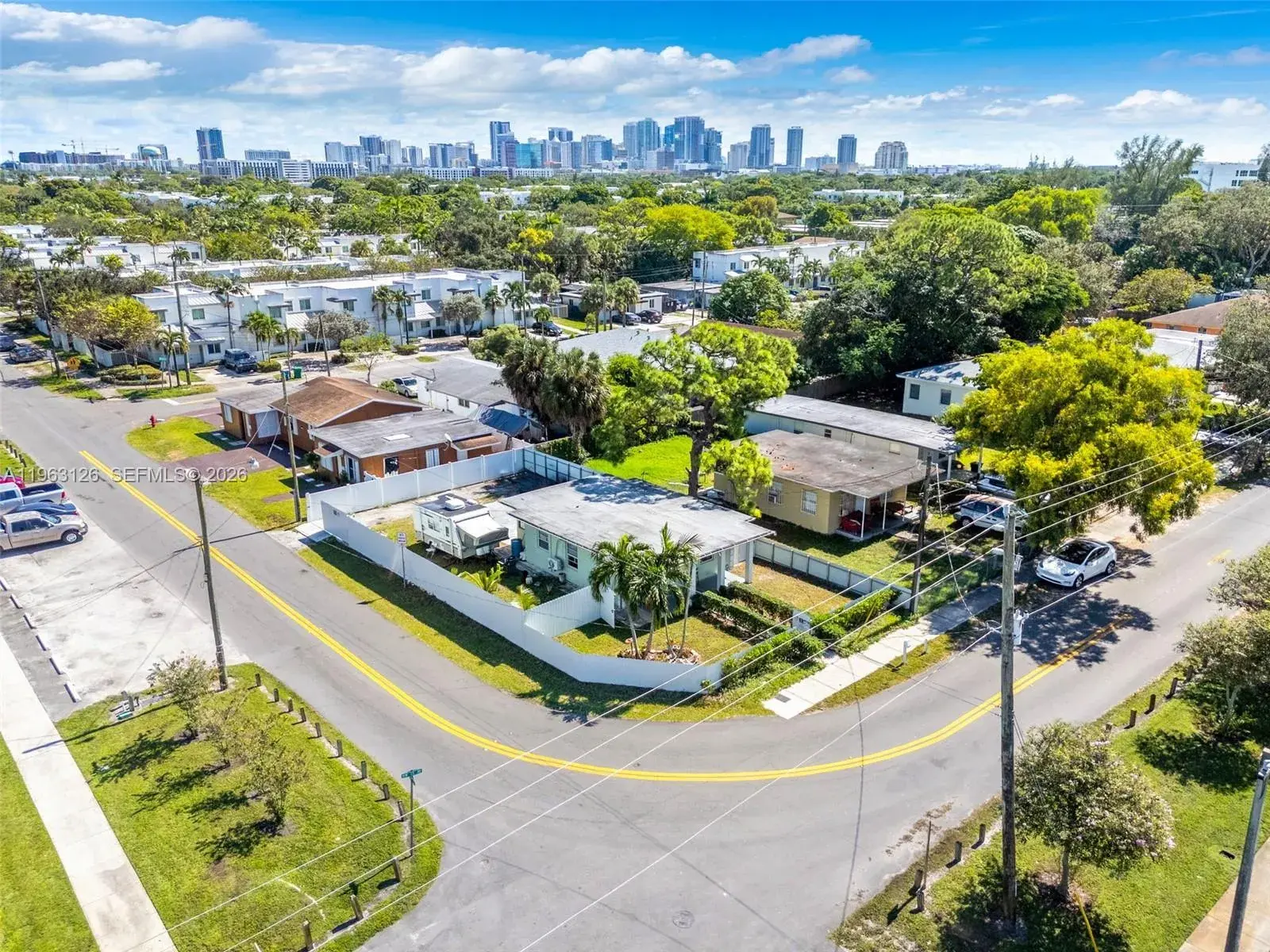 2 bedroom 1 bath Residential for sale at 844 NW 15th Ave, Fort Lauderdale FL 33311