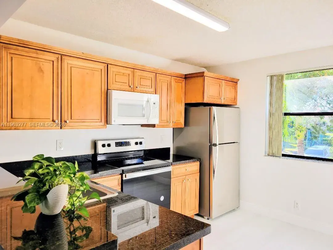 2 bedroom 2 bath Residential Lease for rent at 5701 Riverside Dr, Coral Springs FL 33067