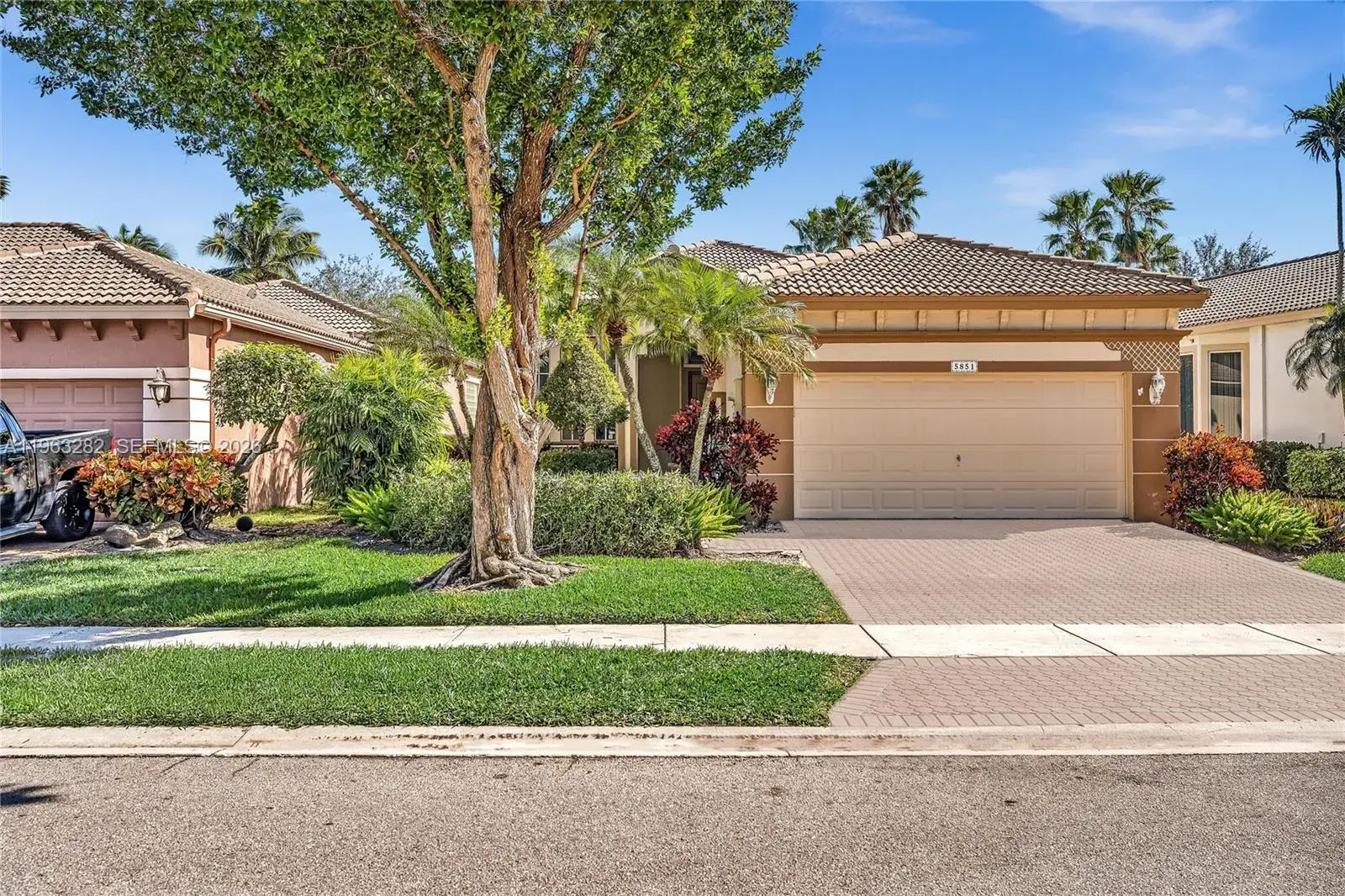 5851 NW 125th Ter, Coral Springs FL 33076