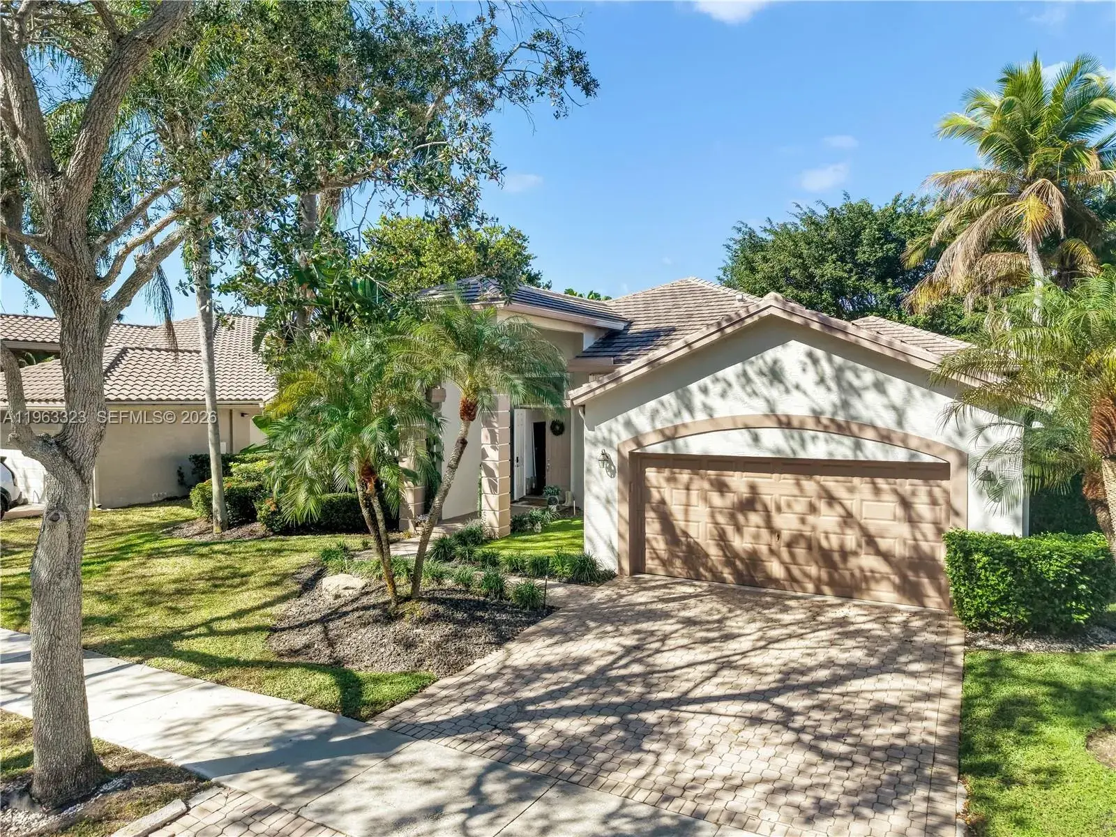 4 bedroom 4 bath Residential for sale at 2633 Oakbrook Dr, Weston FL 33332