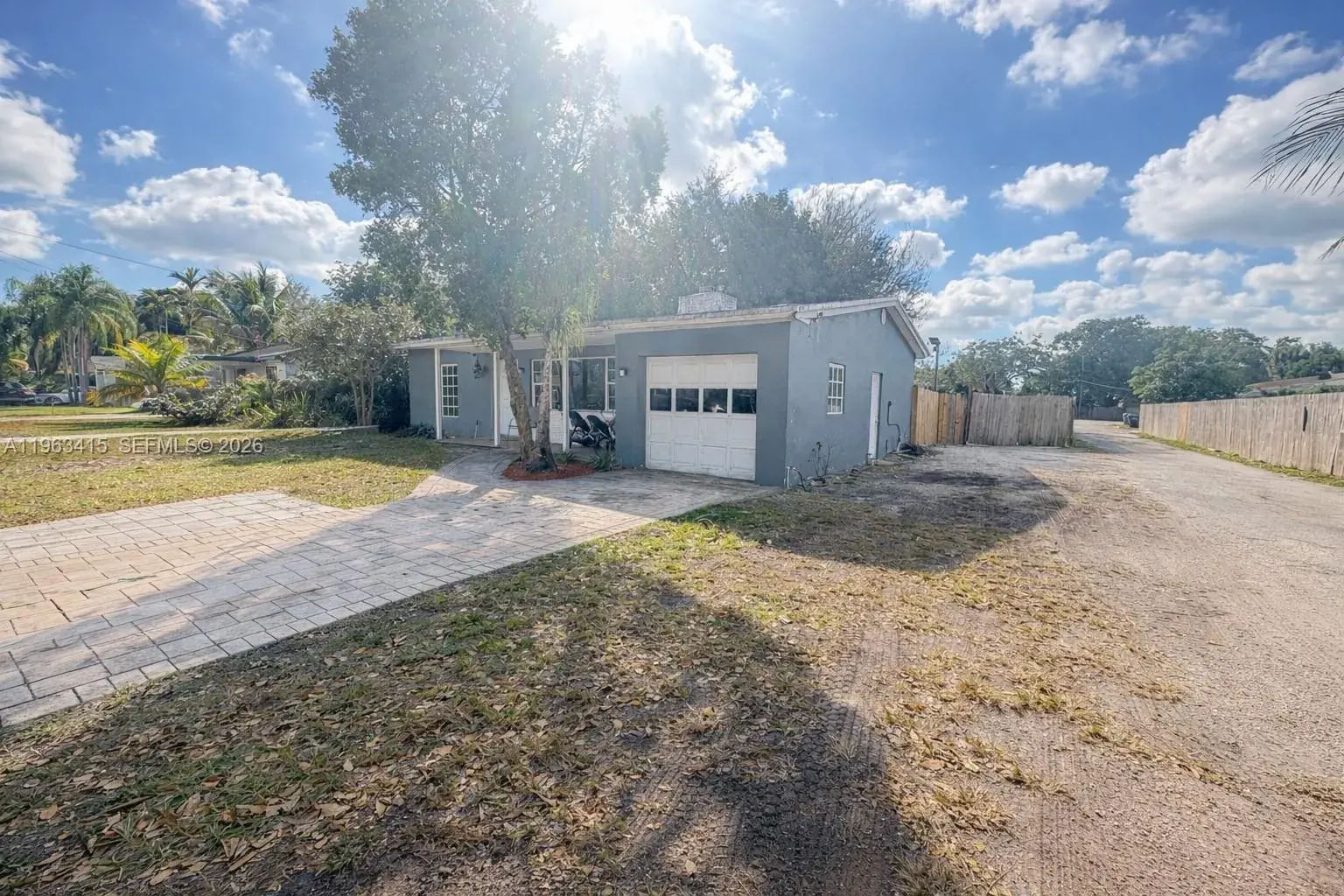 5724 Mckinley St, Hollywood FL 33021
