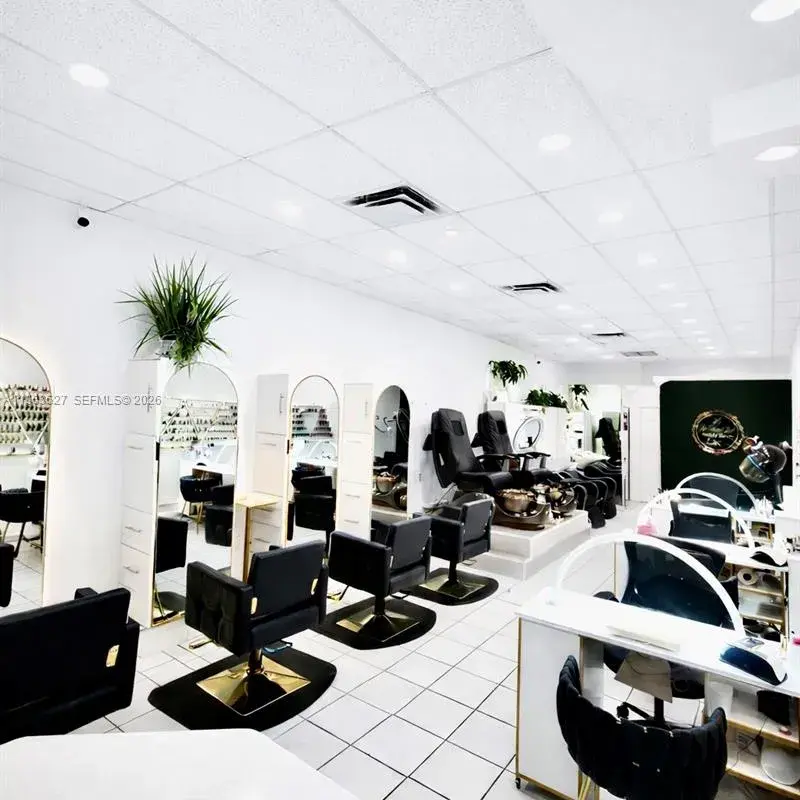 Beauty Salon Flagler St, Miami FL 33144