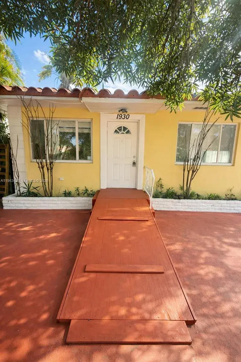 4 bedroom 4 bath Residential for sale at 1930 Pierce St, Hollywood FL 33020