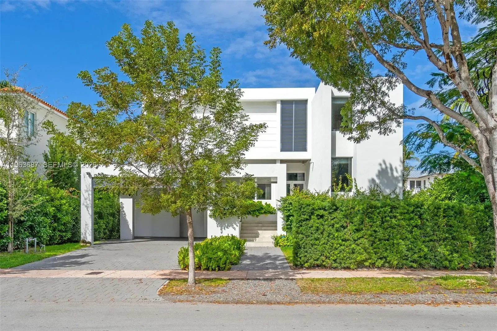 6 bedroom 6 bath for rent at 285 W Mashta Dr, Key Biscayne FL 33149