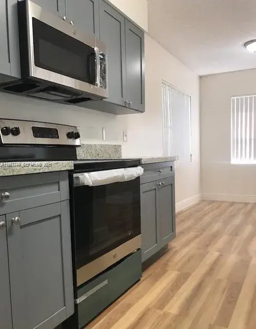 1 bedroom 1 bath Residential for sale at 9999 Summerbreeze Dr # 414, Sunrise FL 33322