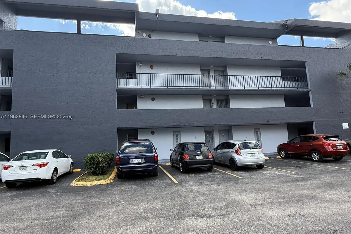 8821 W Flagler St # 411, Miami FL 33174