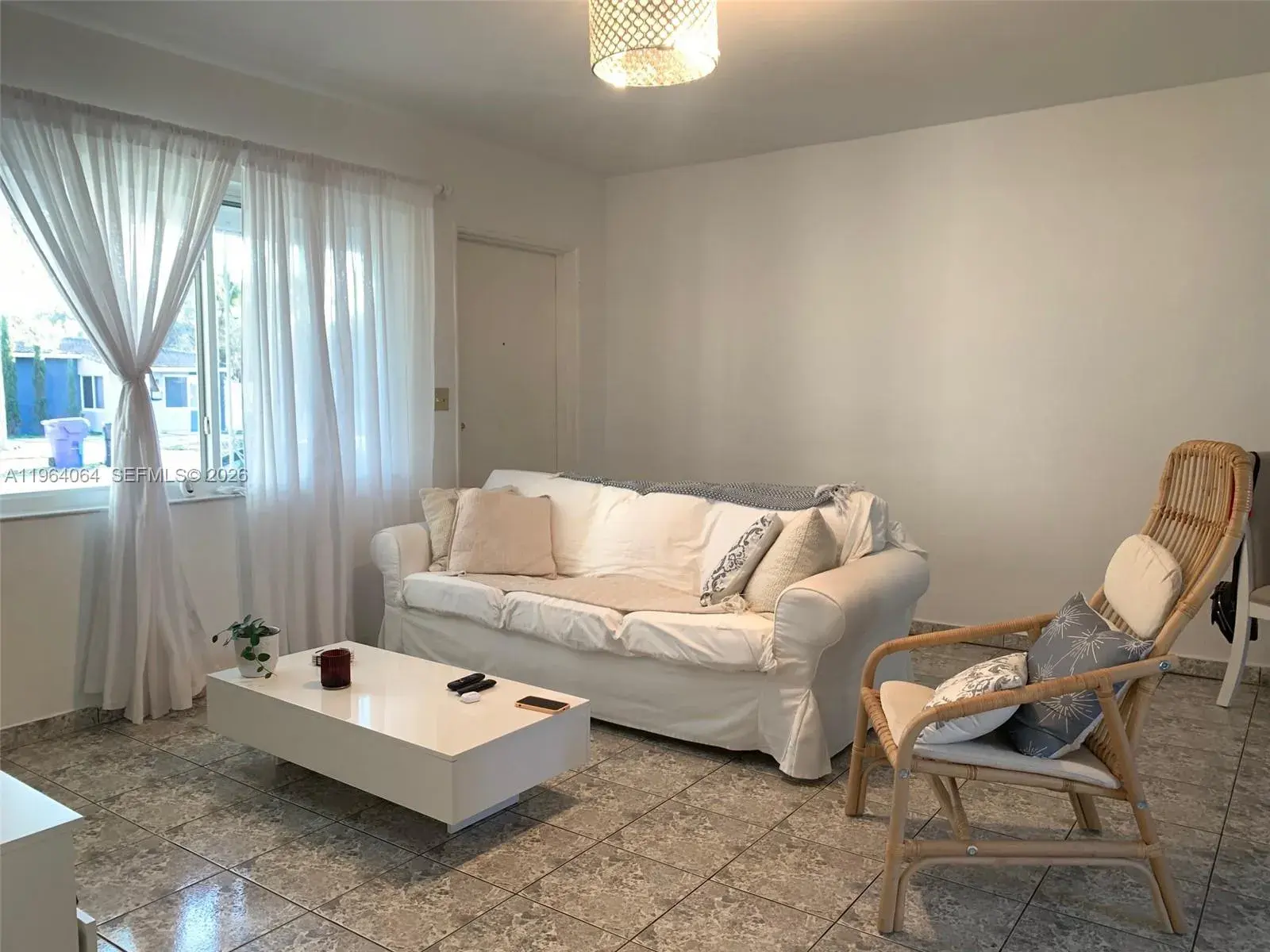 2 bedroom 1 bath Residential Lease for rent at 2131 Arthur St # 2131, Hollywood FL 33020