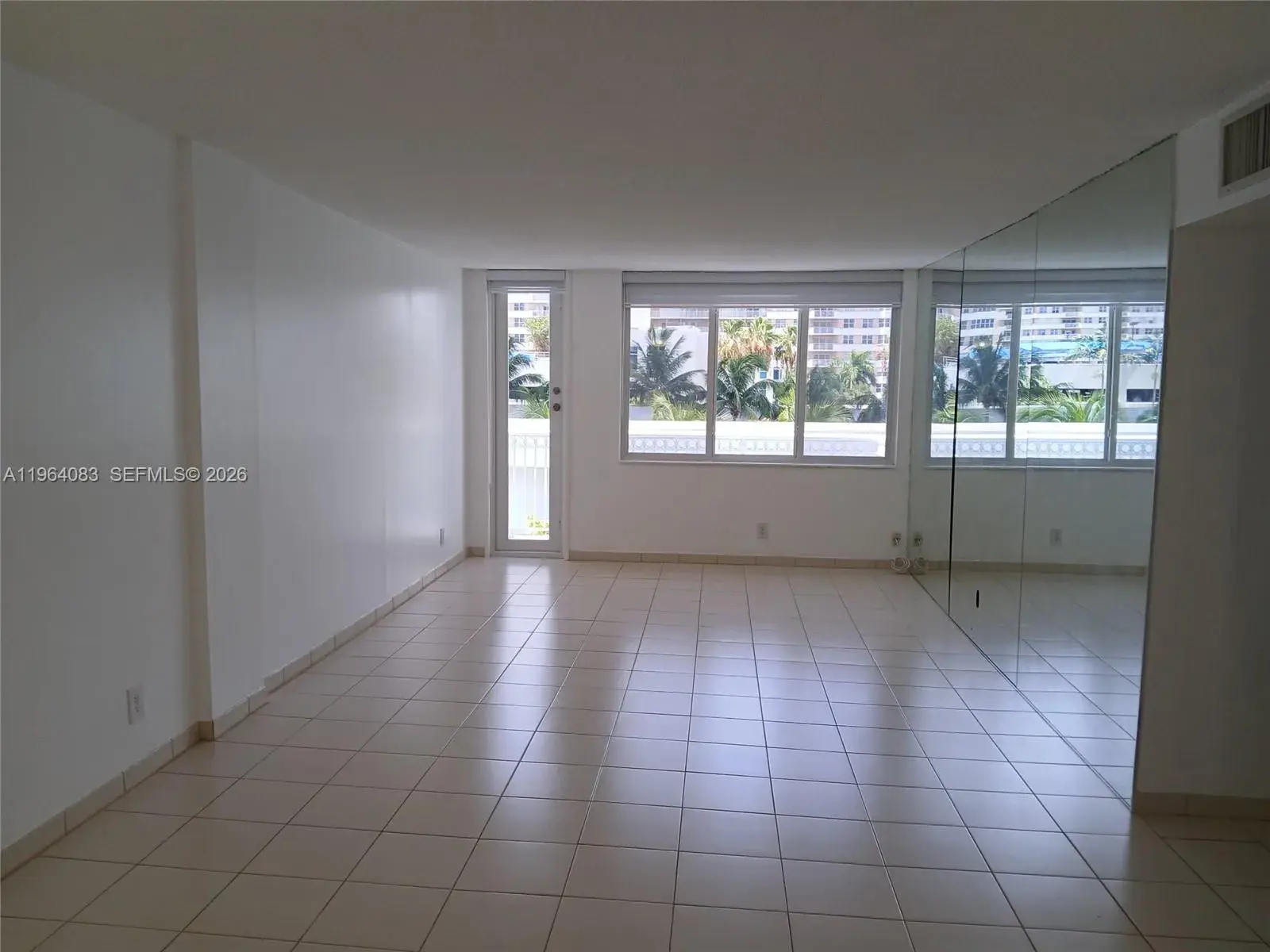 1913 S Ocean Dr # 423, Hallandale Beach FL 33009