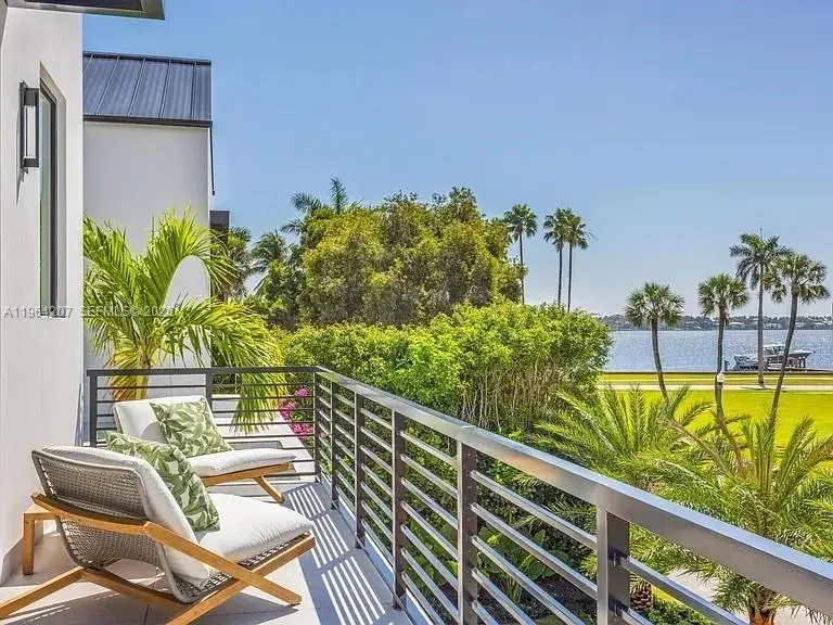 6 bedroom 7 bath Residential for sale at 123 Murray Rd, West Palm Beach FL 33405