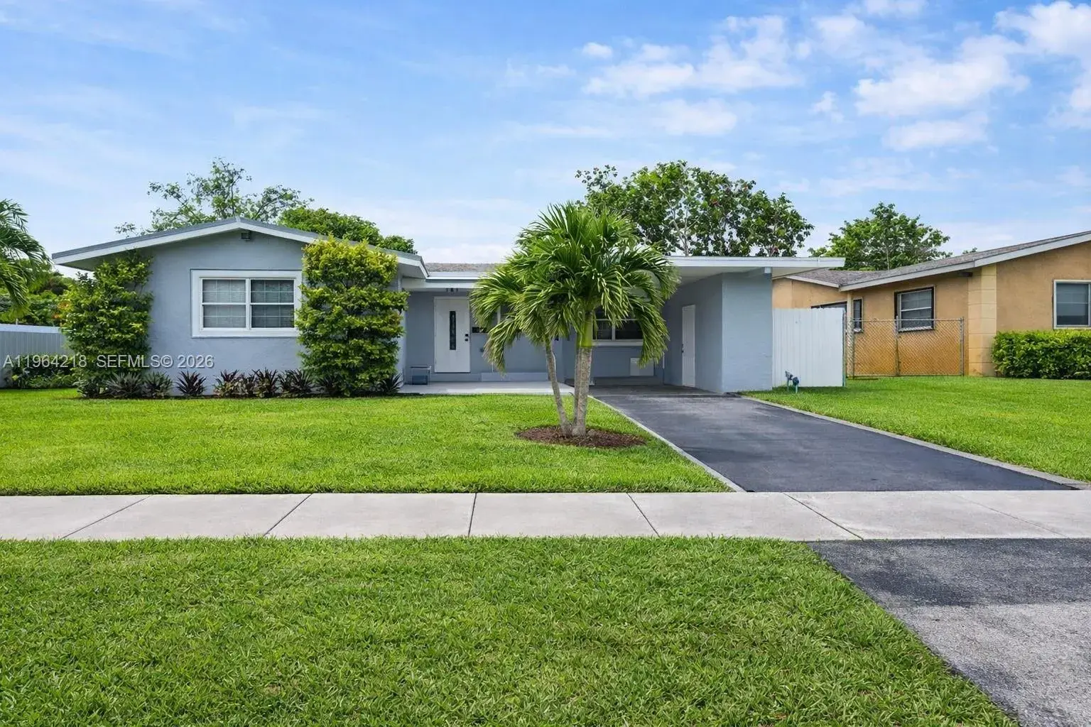 5 bedroom 2 bath Residential for sale at 121 SW 28th Ter, Fort Lauderdale FL 33312