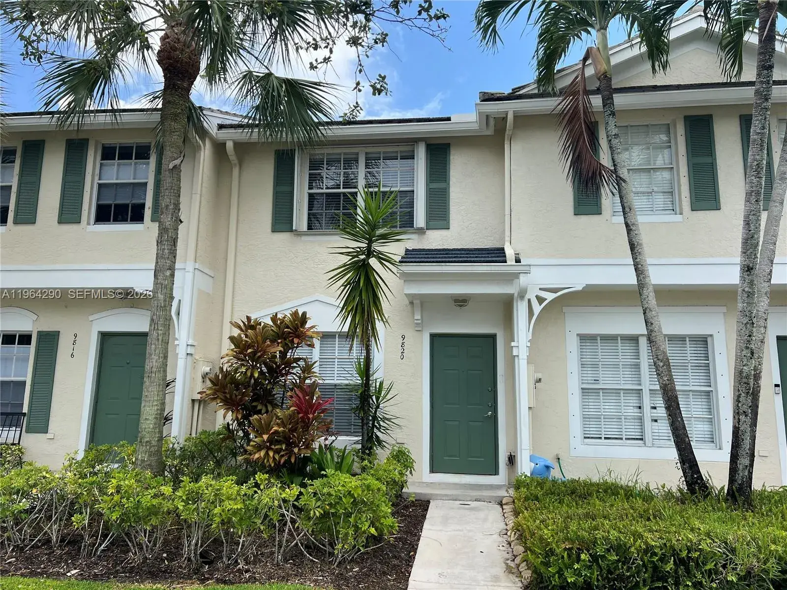 2 bedroom 1 bath Residential Lease for rent at 9820 NW 56th Pl, Coral Springs FL 33076