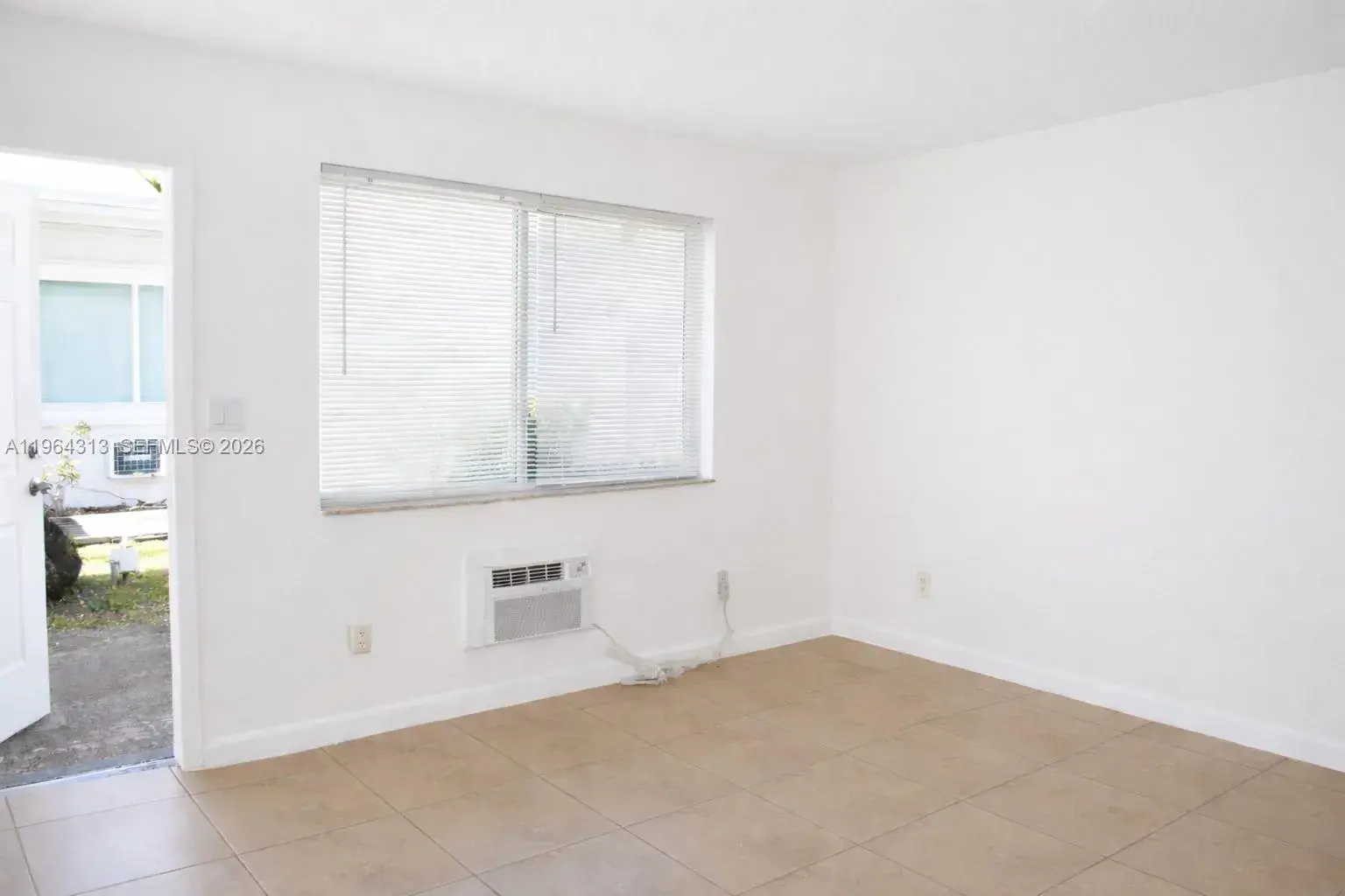 932 Moffett St # 4, Hallandale Beach FL 33009
