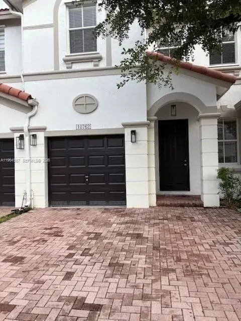 10762 NW 80th Ln, Doral FL 33178