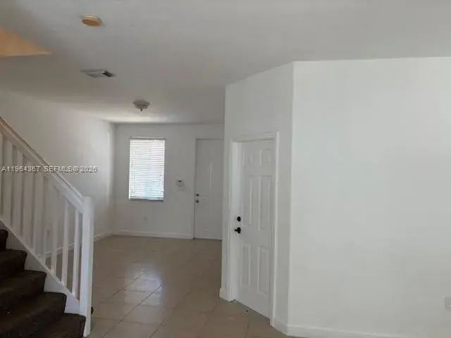 10762 NW 80th Ln, Doral FL 33178