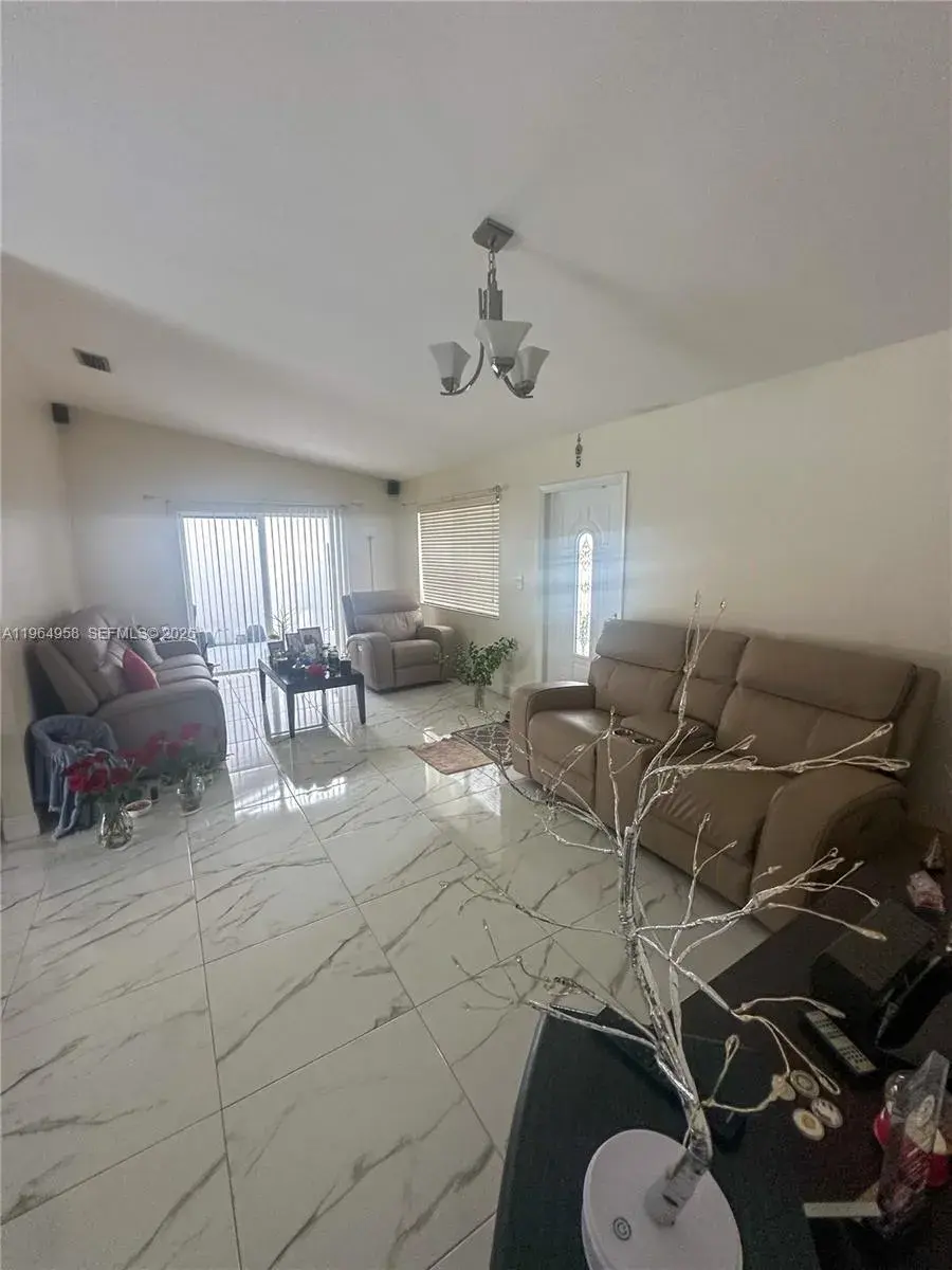 14759 SW 82nd St, Miami FL 33193