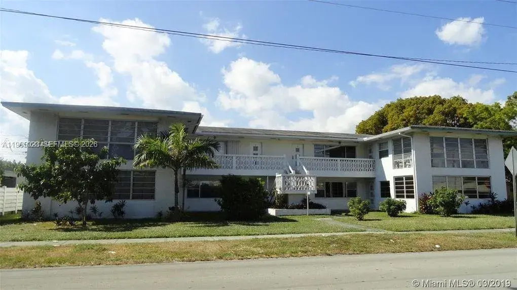 2 bedroom 2 bath Residential for sale at 1400 S 19th Ave # 8, Hollywood FL 33020