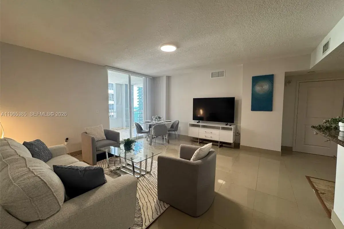170 SE 14th St # 1108, Miami FL 33131