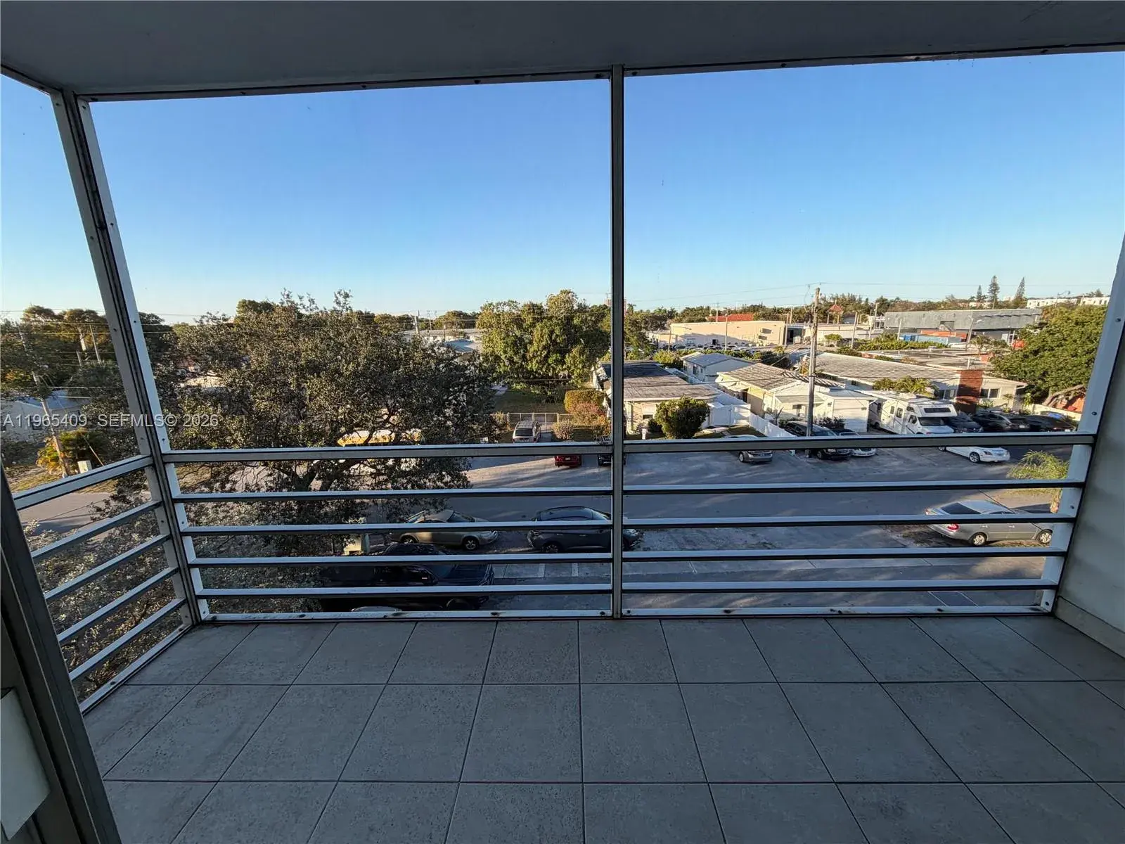 1830 Dixieanna St # 406, Hollywood FL 33020