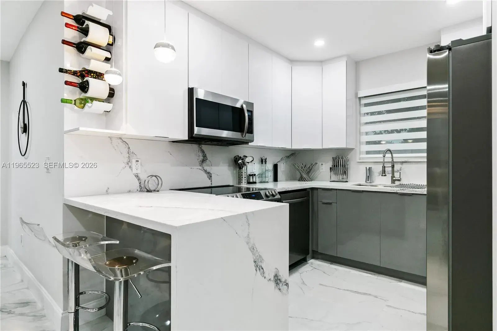 2376 NW 2nd St, Miami FL 33125 photo 2