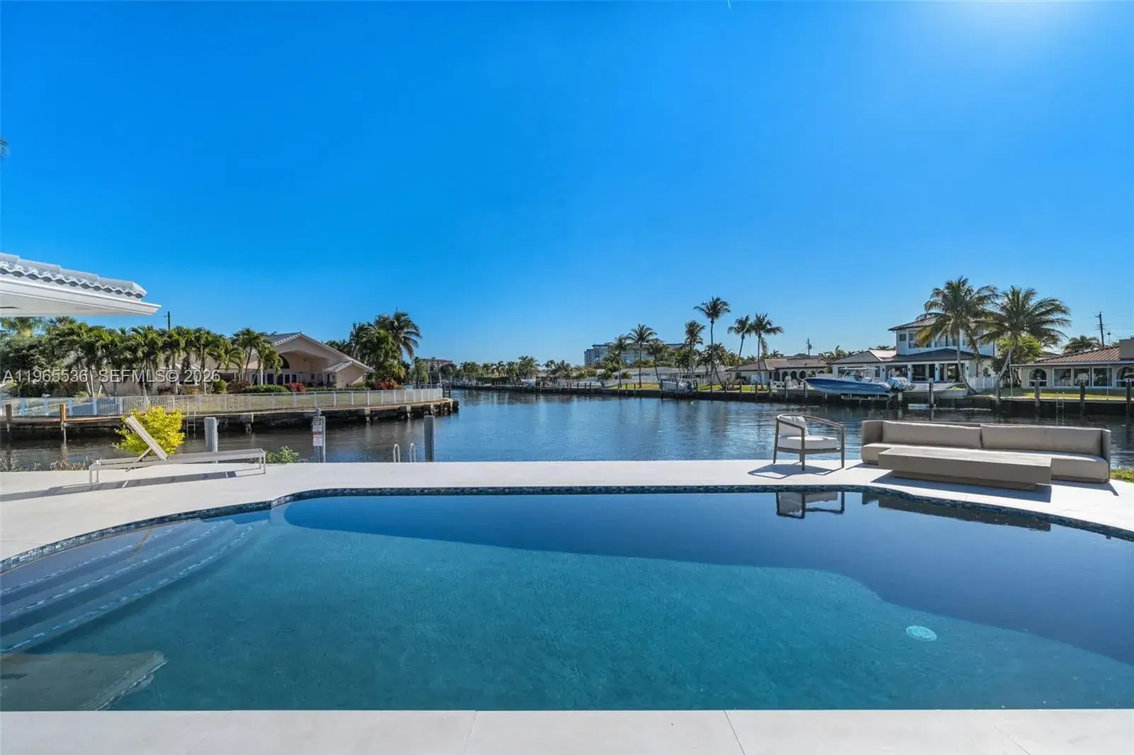 3 bedroom 3 bath Residential for sale at 670 SE 7th Ave, Pompano Beach FL 33060