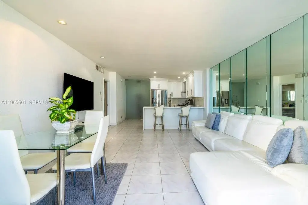 3140 S Ocean Dr, Hallandale Beach FL 33009