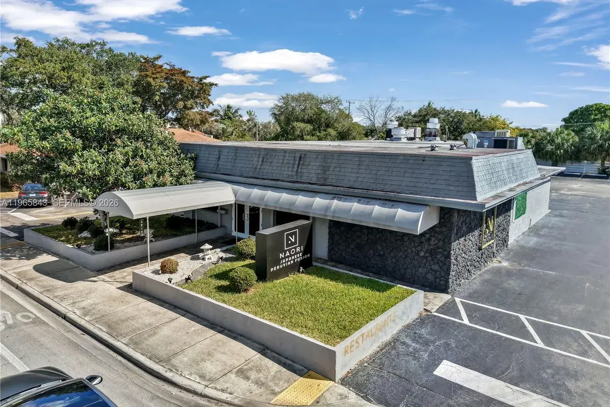 2220 N University Dr, Sunrise FL 33322