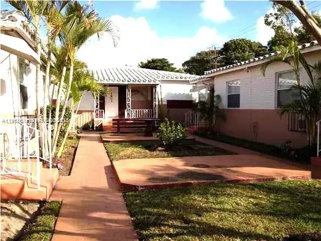 2 bedroom 2 bath Residential Lease for rent at 1903 Thomas St # 8, Hollywood FL 33020