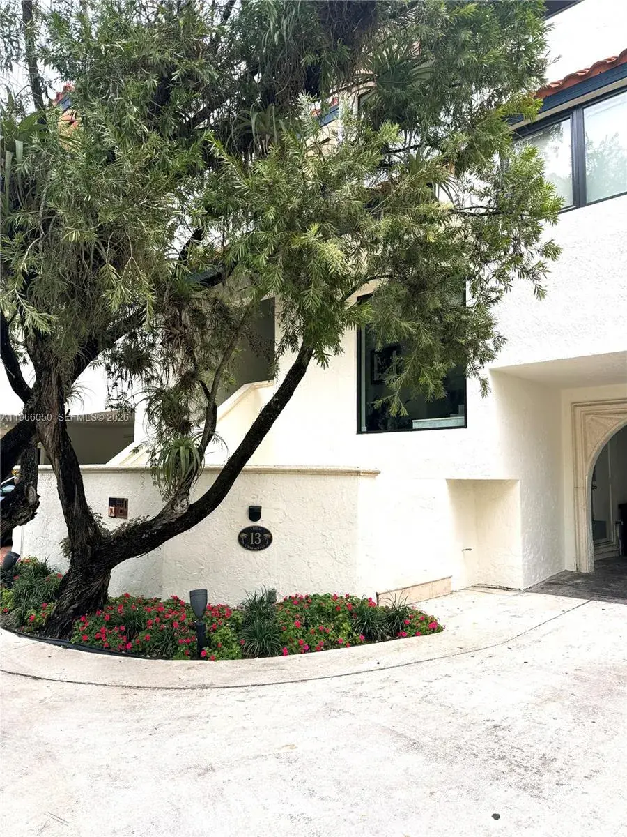 2000 S Bayshore Drive # 13, Miami FL 33133