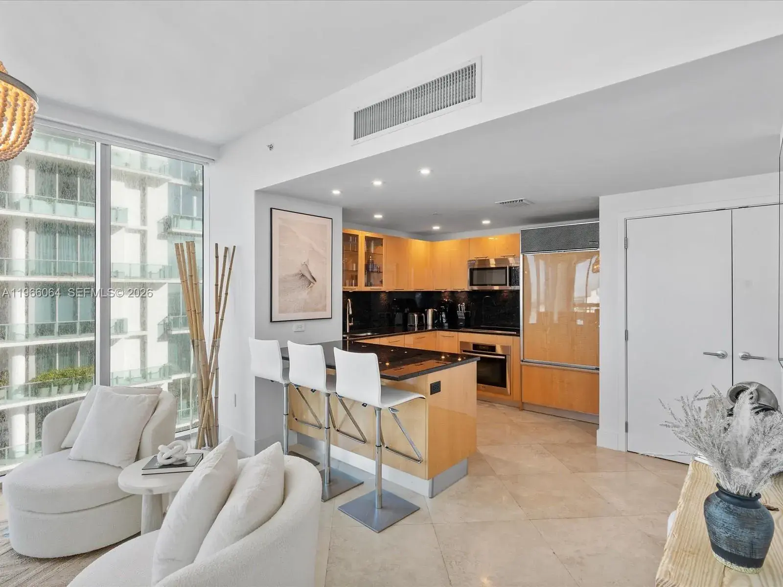 1 bedroom 1 bath Residential for sale at 6899 Collins Ave # 1704, Miami Beach FL 33141