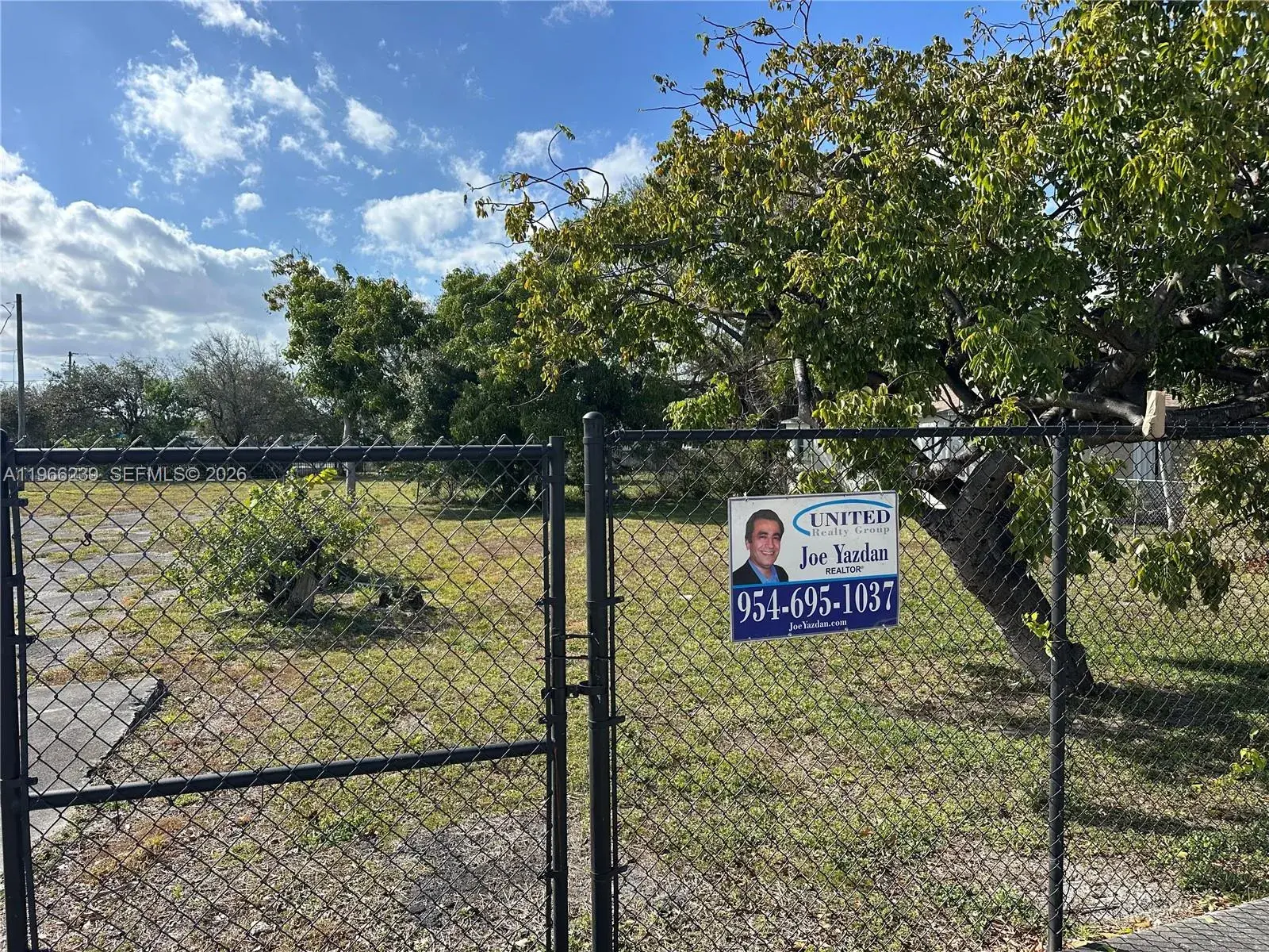 . NW 2nd Ave, Hallandale Beach FL 33009