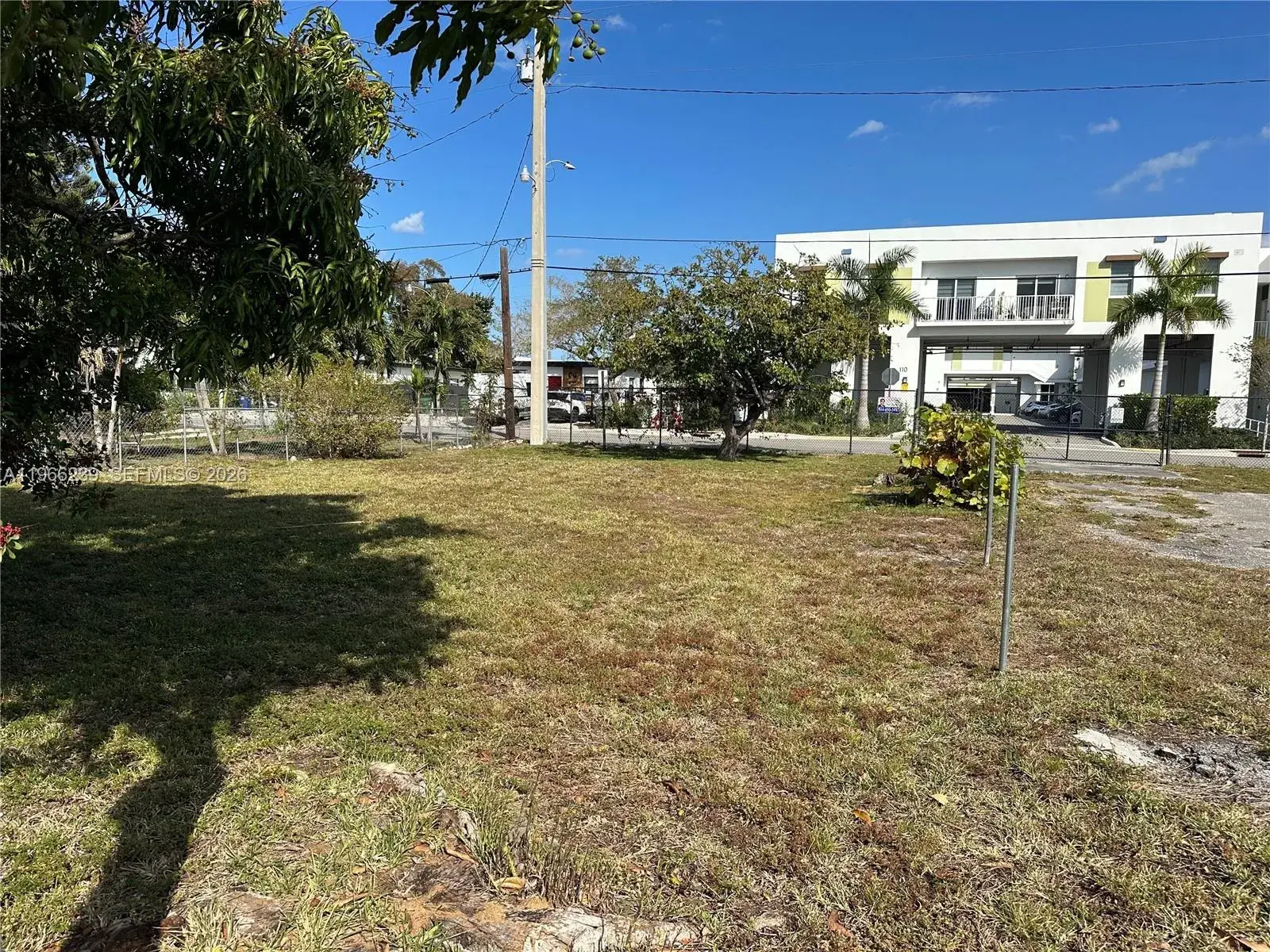. NW 2nd Ave, Hallandale Beach FL 33009