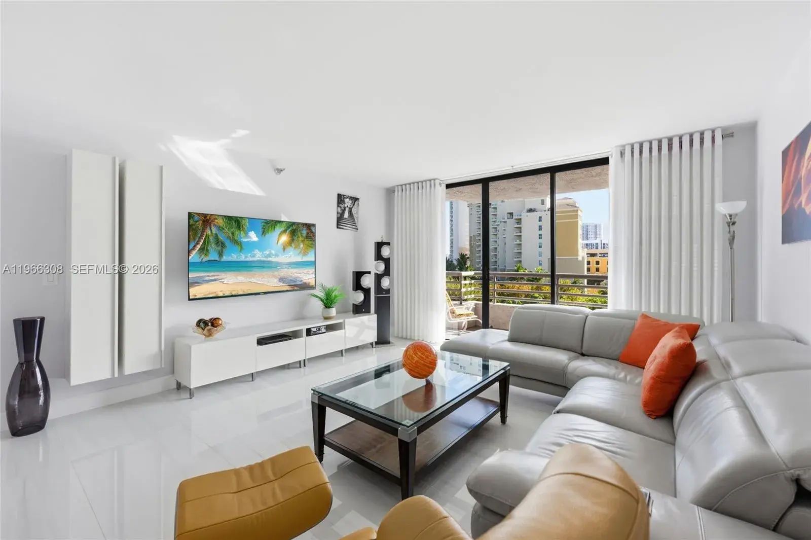 2 bedroom 2 bath Residential for sale at 3300 NE 191st St # 714, Aventura FL 33180