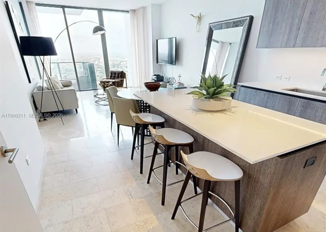 88 SW 7th St # 3006, Miami FL 33130
