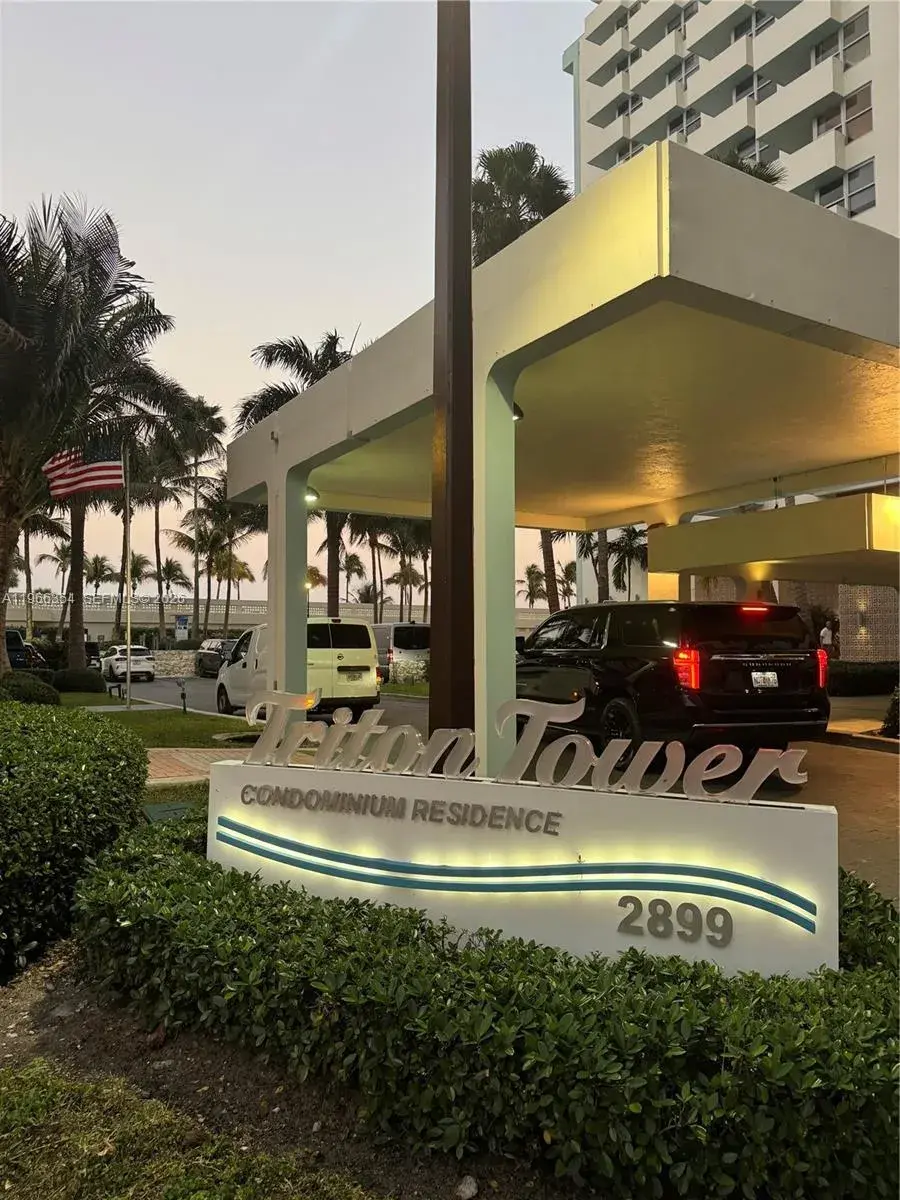 1 bedroom 1 bath Residential Lease for rent at 2899 Collins Ave # 936, Miami Beach FL 33140