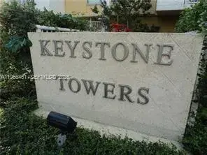 1 bedroom 1 bath Residential for sale at 2020 NE 135th St # 901, North Miami FL 33181