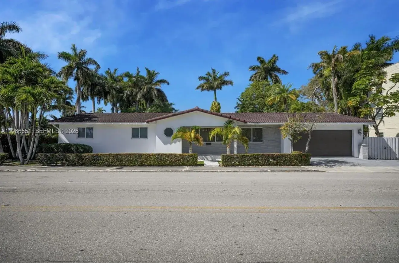 3 bedroom 2 bath Residential for sale at 1301 Hollywood Blvd, Hollywood FL 33019