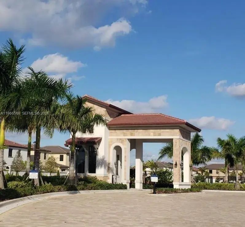 3350 W 112th St, Hialeah FL 33018