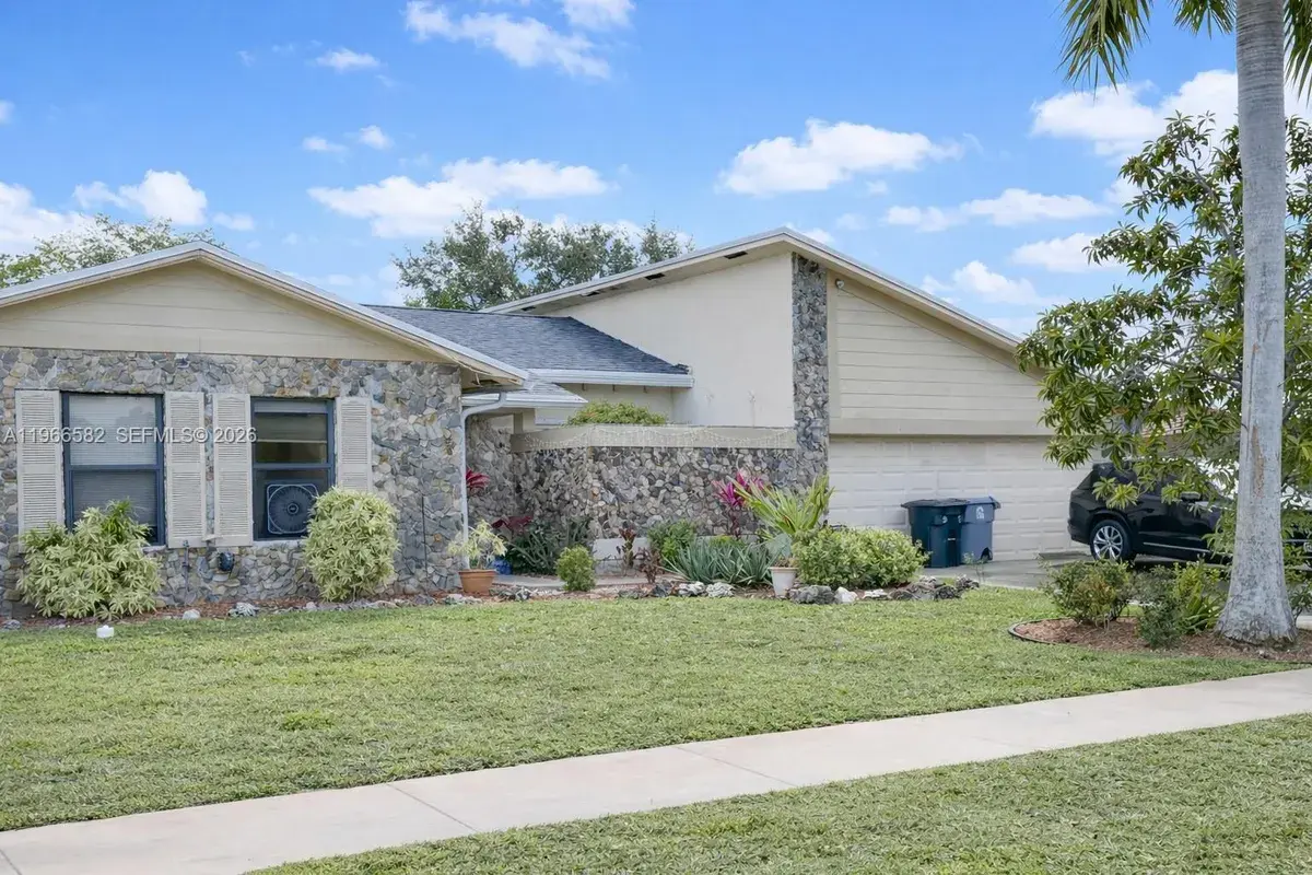 20888 Sugarloaf Ln, Boca Raton FL 33428
